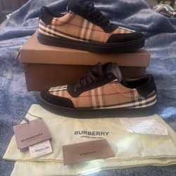 Burberry Men Shoes 