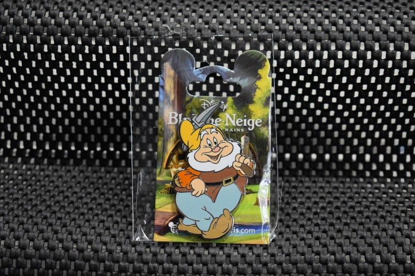 Disney Paris Seven Dwarfs Happy Pin Snow White