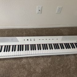 White Alesis Recital Keyboard