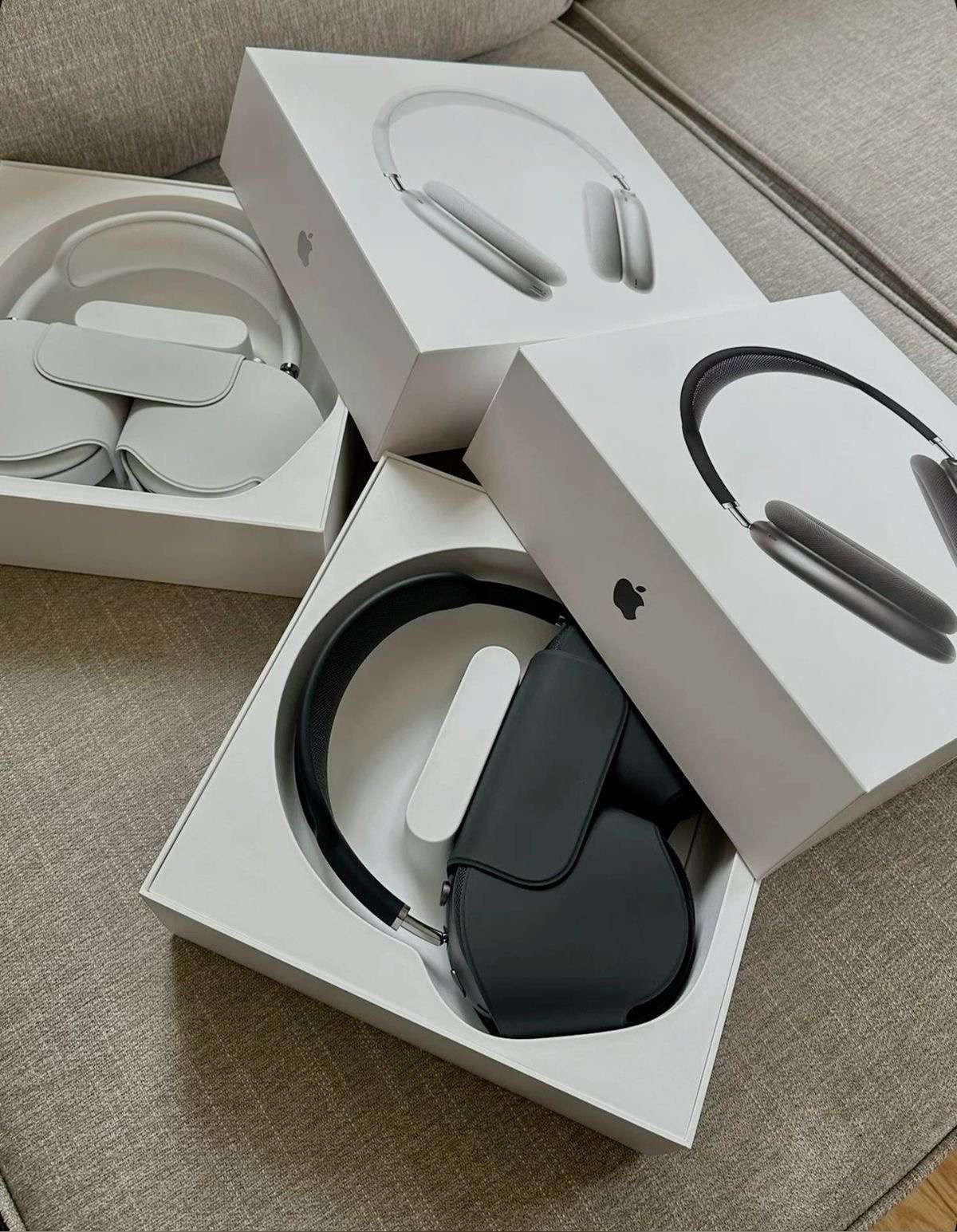 AirPod Maxes In New Condition