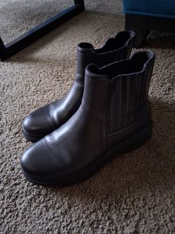 BOC boots, over ankle, size 8