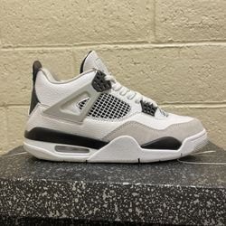Jordan 4 Retro Military Black 
