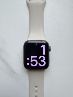 Apple Watch Series 4 GPS 40mm – Works Great – Cracked Screen
