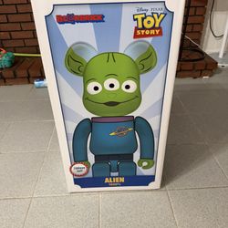 Bearbrick  Disney Toy Story Alien 1000%