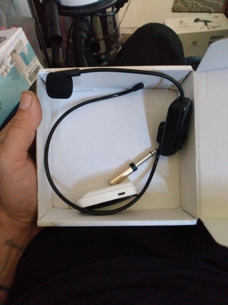 Wireless Headset Microphone And Speaker Voice Amplifier