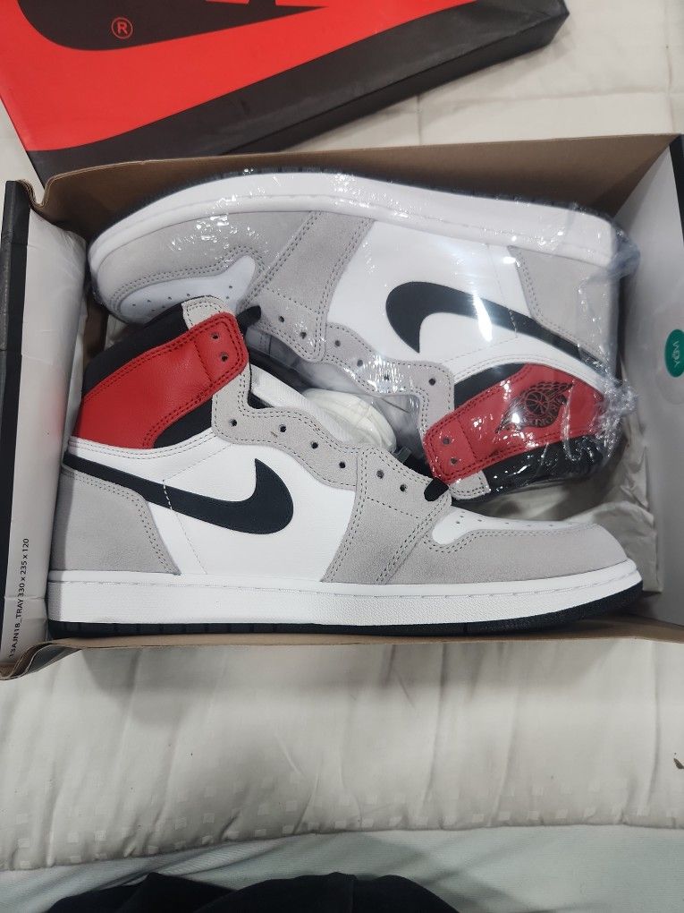 Jordan 1 High "Light Smoke Grey" Size 11