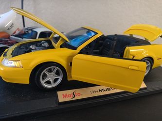 Mustang GT 1999 escale 1/18.