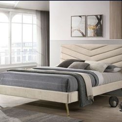🔥🔥🔥 Brand New Beige King Size Modern Style Platform Bed Frame 🔥🔥🤔