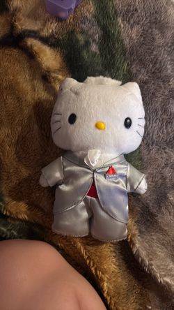 Groom hello kitty