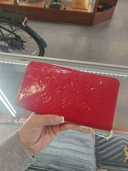 Louis Vuitton Sarah Wallet