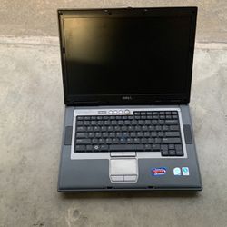 Vintage Dell Latitude D820, Model PP04X Notebook / Laptop