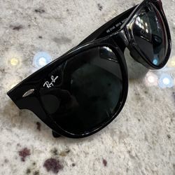 Rayban sunglasses -Black Wayfarer