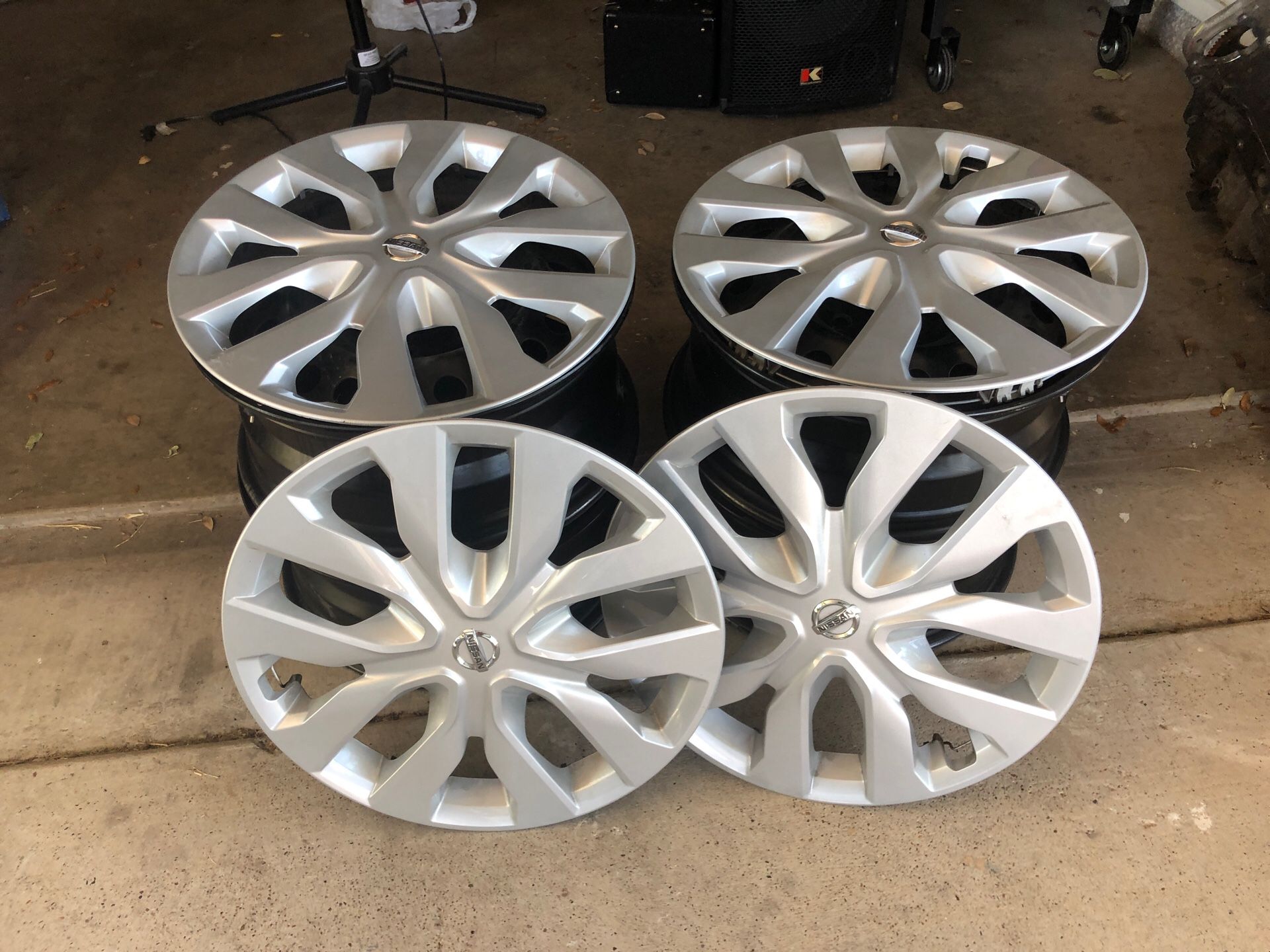 Rims amd hubcaps /Rines y copas