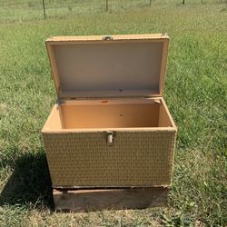 Vintage Redmond Wicker Trunk/chest