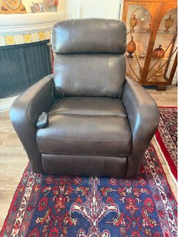 Electric standup assist Recliner
