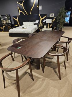 Beautiful Mid Century solid Wood 7 Pc Dining Set!