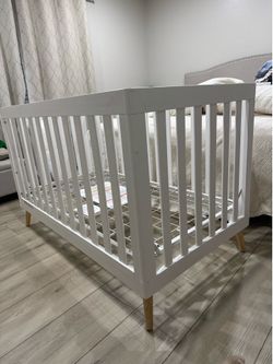 Delta Children 4-in-1 crib