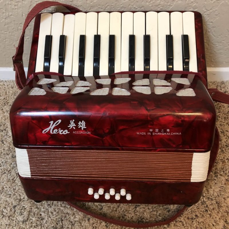 Vintage Hero M2000 Child’s Accordion 60 OBO for Sale in Renton, WA