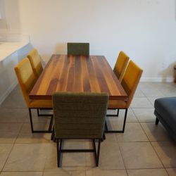 Comedor marrón Con 6 sillas 