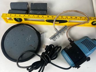 Hydroponic air stones and water pump