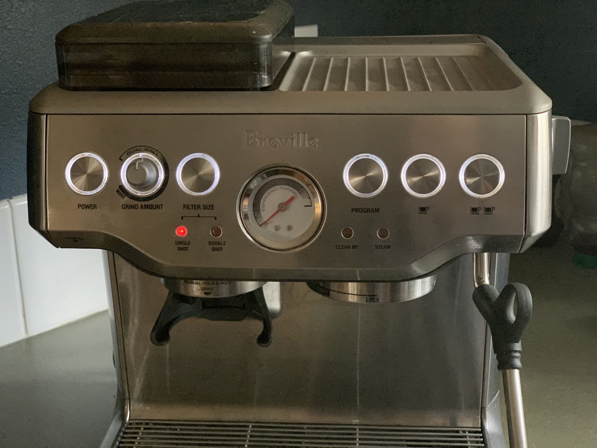 Breville BES860XL Espresso Maker + Grinder for Sale in Seattle, WA