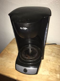 MR COFFEE MAKER NO COFFEE POT BUT IT WORKS GOOD