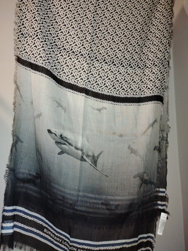 Burberry Shark Scarf