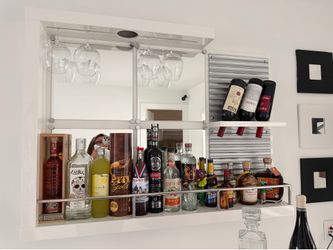 Wall mounted bar - Shiny white