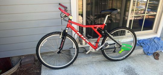 Full suspension mountain bike, rides like a Cadillac
