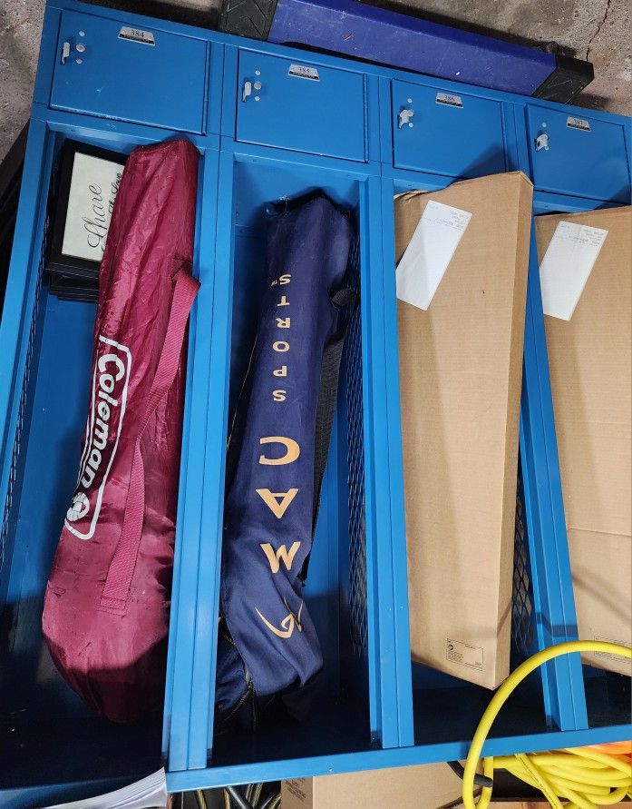 4 Cubby Locker