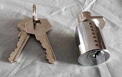 New Public Storage Cylinder Lock with 2 keys, $15 Or Best Offer 