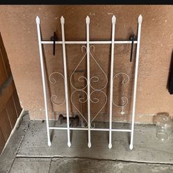 Window Gate