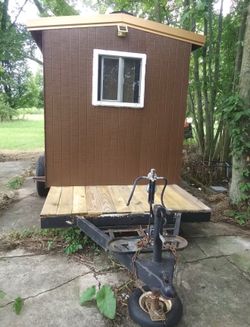 Hunting blind on trailer