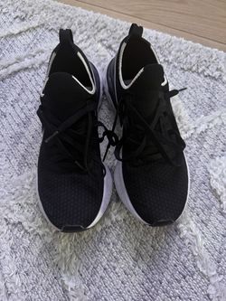 Nike Black Knit Running Sneakers (size 9)
