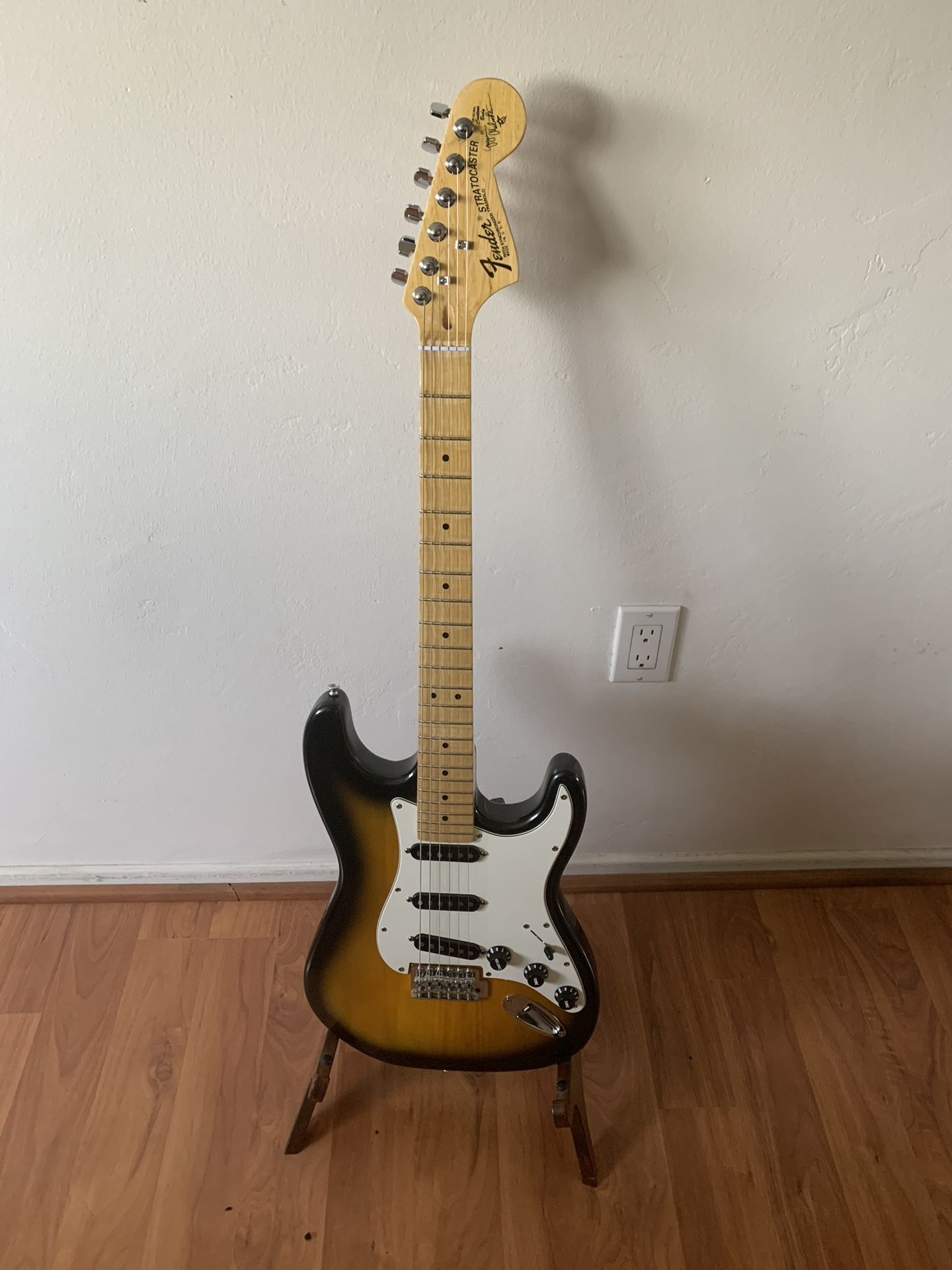 •Yngwie Malmsteen–Style Stratocaster – Scalloped Neck – Sunburst