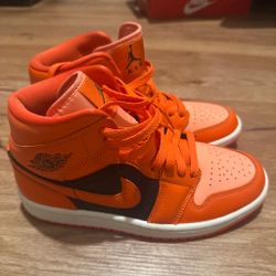 Jordan 1 Mid