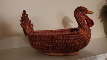 Menagerie Turkey Basket Avon Collection Wicker 6" x 7" x 10" In Origional Box
