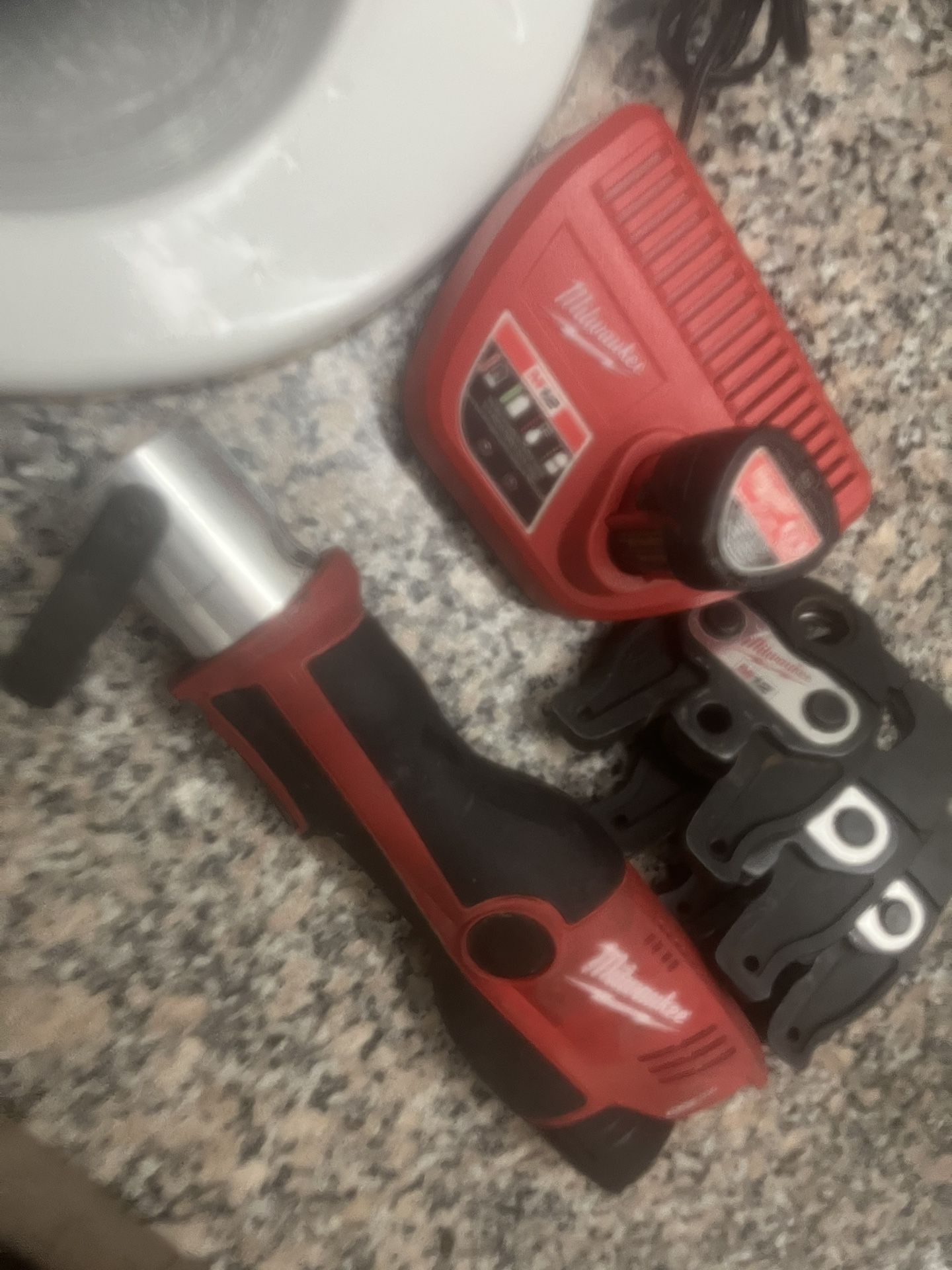 Milwaukee Press Tool M12