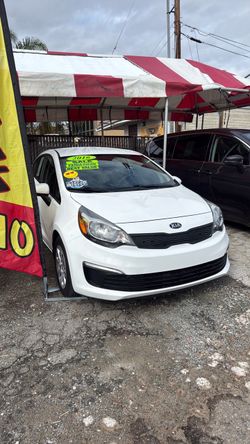 2016 Kia Rio 🎃