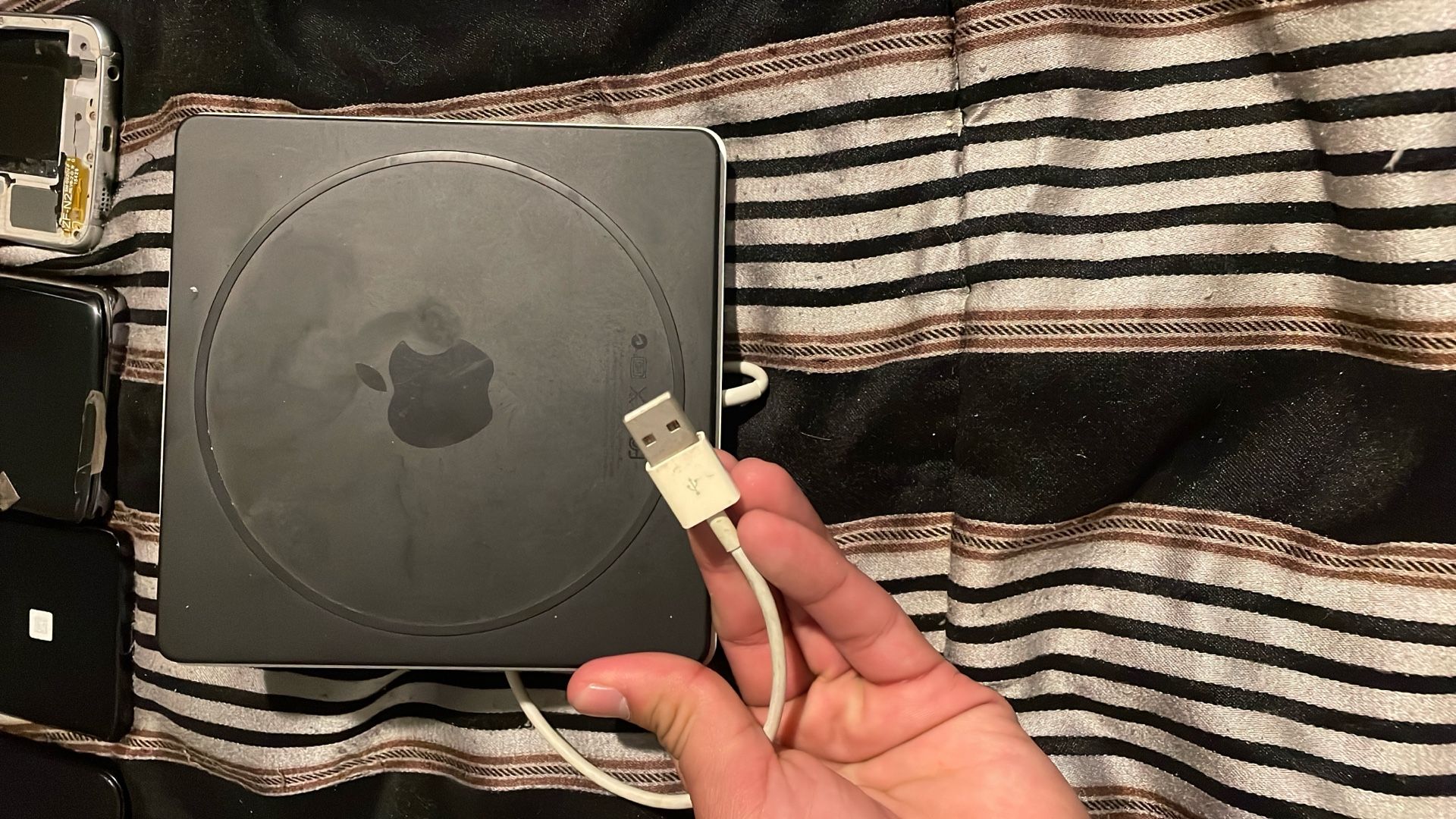 Apple DVD READER WITH PLUG IN