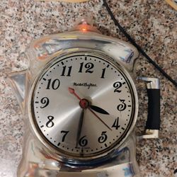 1950s Working Percolator Wall Clock / Coffee Pot Clock / Atomic Midcentury Modern Clock / 50s Kitchen Clock / Figural Retro Kitchen Clock