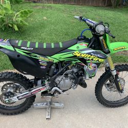 KX 100 Dirt Bike