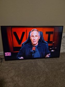 INSIGNIA Amazon Fire TV 43" F30  w/wall bracket