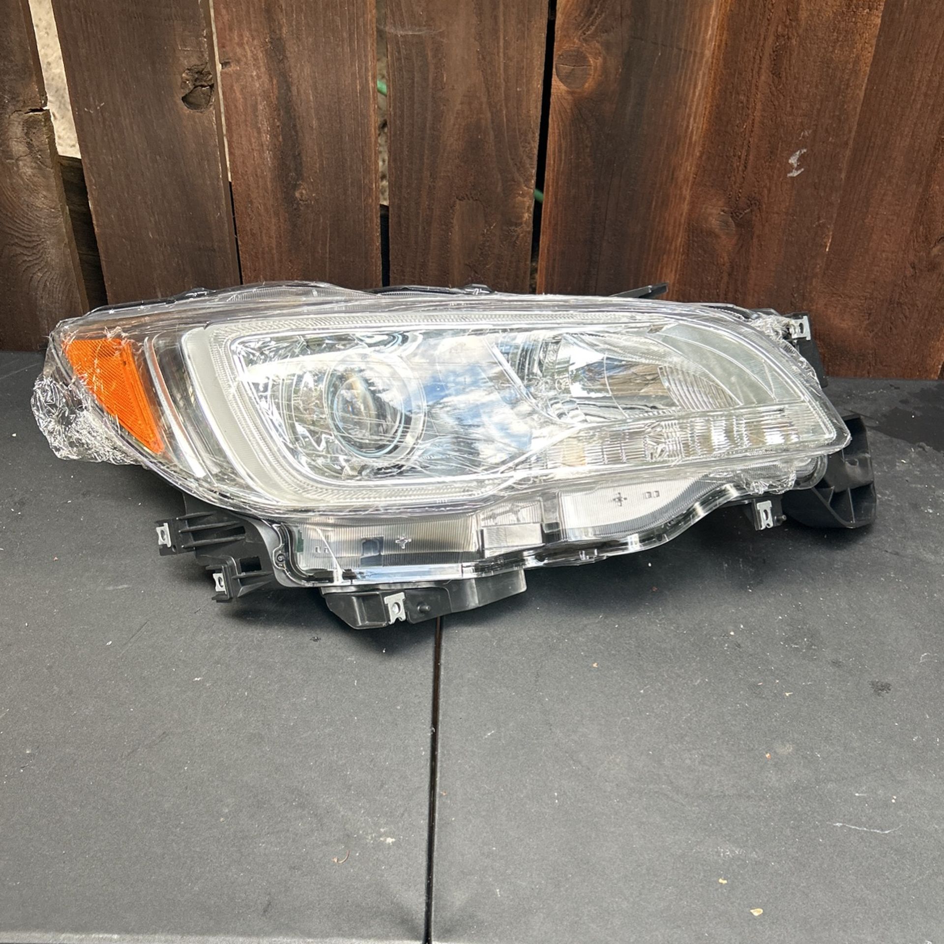 2015-17 Subaru Legacy Passenger Side Headlight