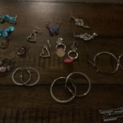 Earrings, 10 three hair clips with bling