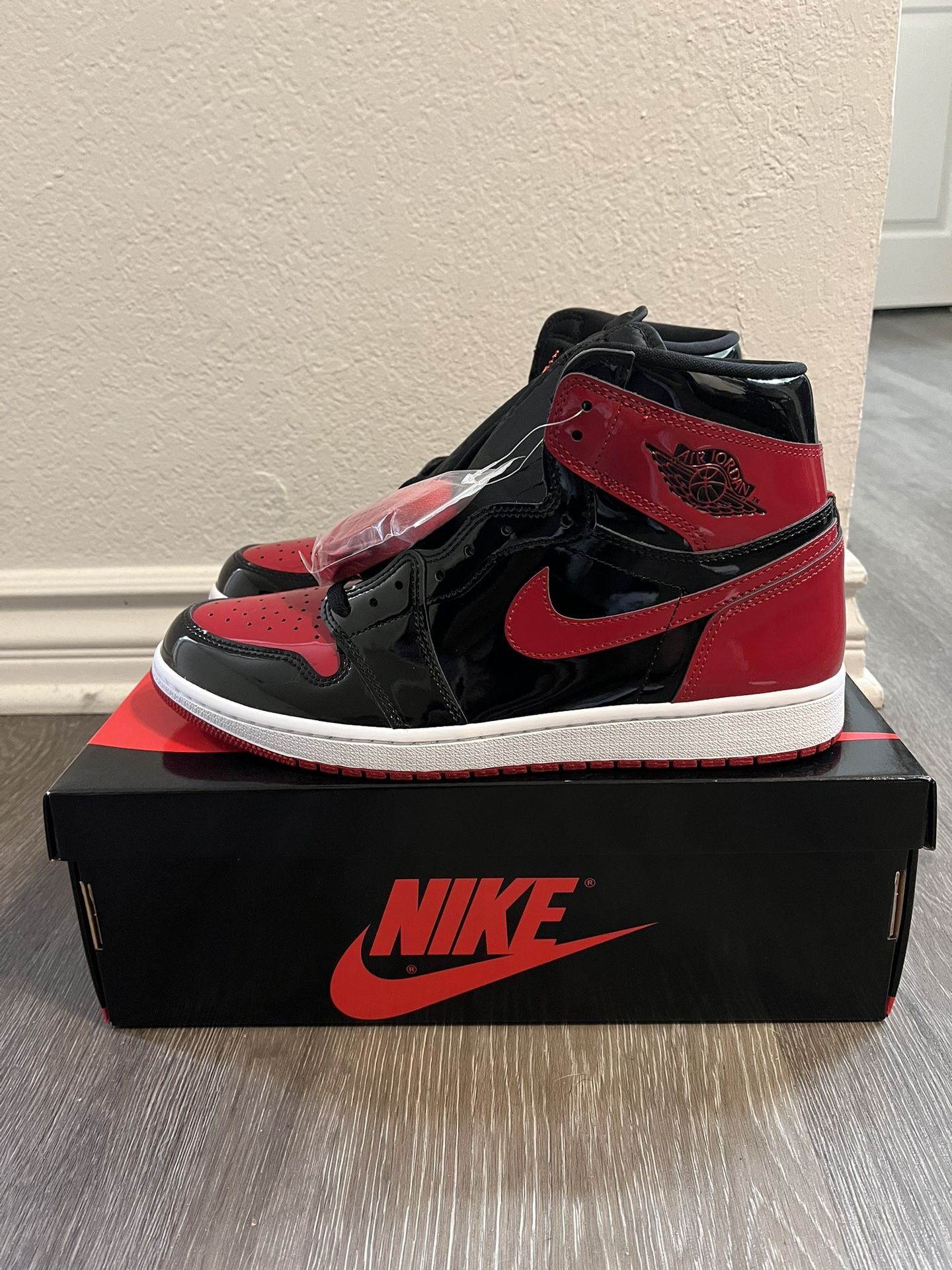 New Nike Air Jordan 1 Patent Bred 