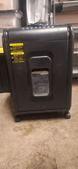 Black Paper Shredder with Wheels