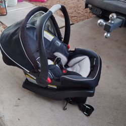 Graco Infant Car Seat with Base