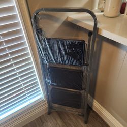 Folding Step Ladder
