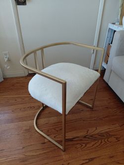 Chair gold and white